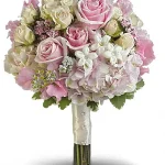 粉色清新新娘手捧花 高清PNG